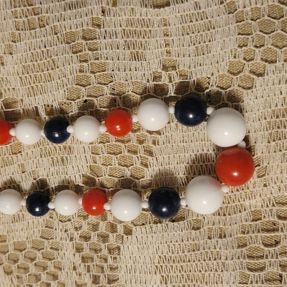 Three Vintage Necklaces plus Bonus - Picture 7 of 12